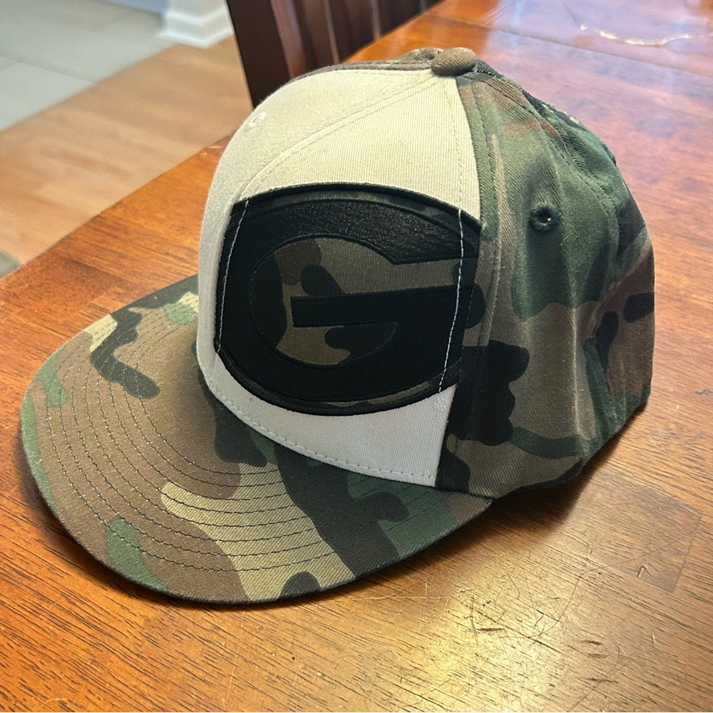 Top of the World Camo Ga Bulldog Hat Flex Fit